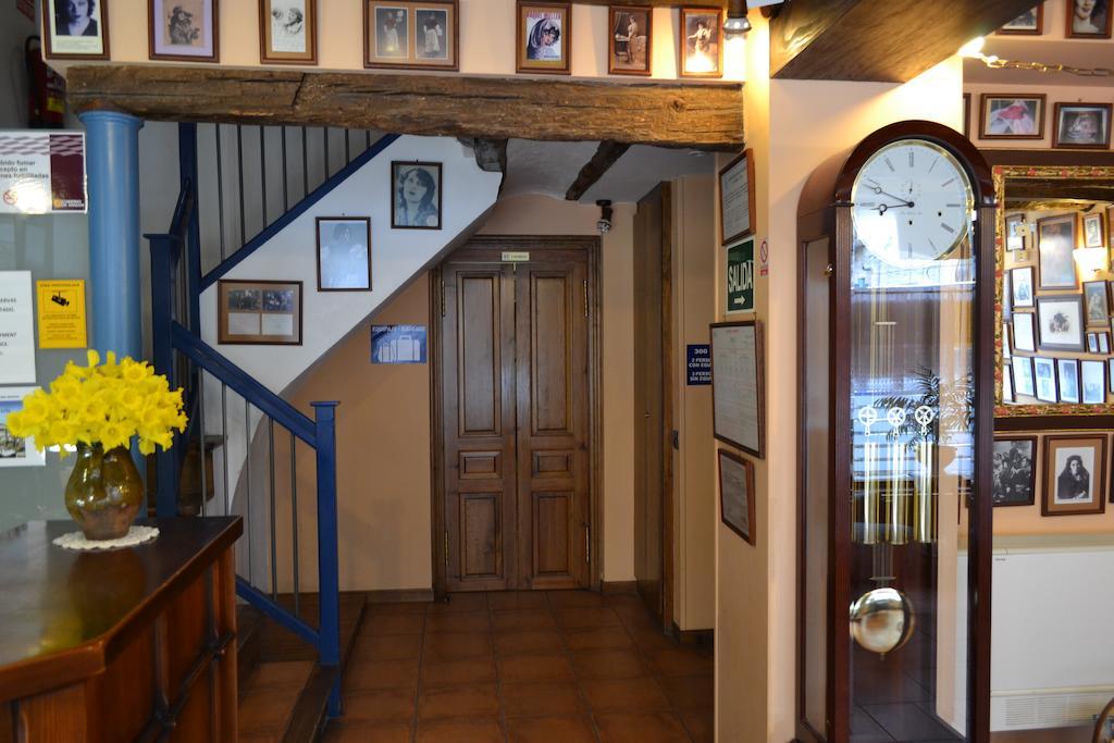 Hostal Santa Agueda Tarazona Exterior photo